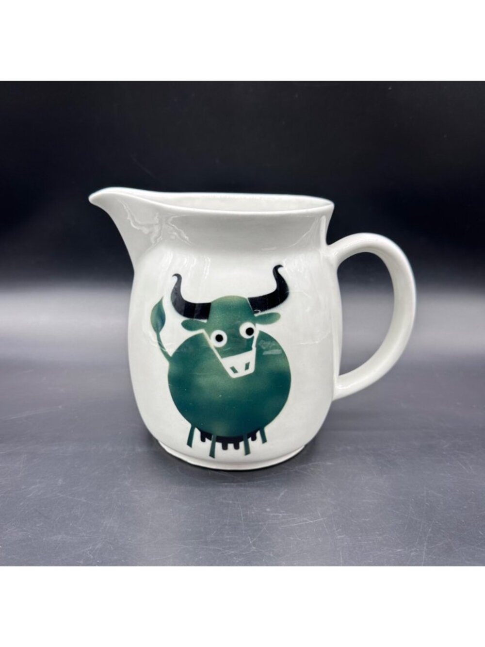 Vintage Arabia Finland Heluna Cow Bull Ceramic Pitcher White Green 48 Oz MCM - Picture 2 of 10